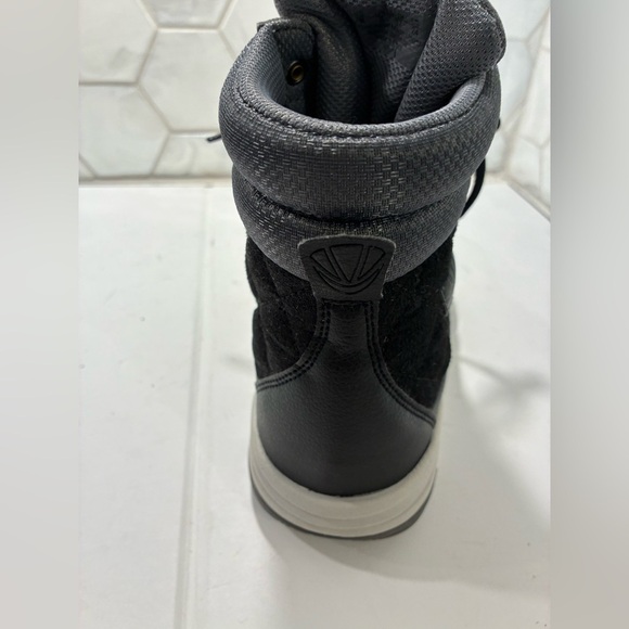 Ryka Aurora Women's Quilted High-Top Black Ankle Booties Size 7 - Picture 3 of 15